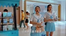 私立女校的暴露挑战安卓：社交媒体时代下的青春困惑与自我认同