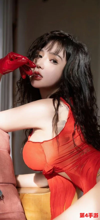 中国美女裸体大BBBBB：绝色尤物身姿撩人，令人陶醉沉迷其中