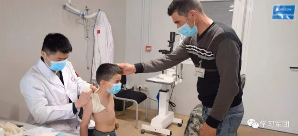 疯批父子骨科：网友热议“这标题太有创意了，感觉会是个爆笑的故事！”