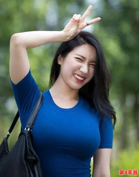 美女露出 让男生玩,网友热议:这样的画面真是太吸引眼球了,不知道她们的心态是什么呢? 美女露出 让男生玩,网友热议:这样的画面真是太吸引眼球了,不知道她们的心态是什么呢?