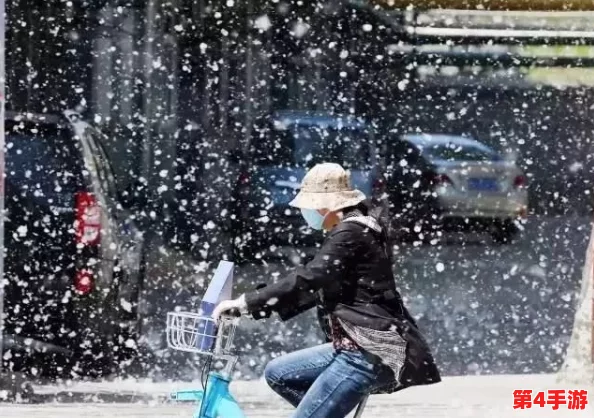 将千仞雪抓来繁殖后代，探讨如何在人工环境中成功培育这一神秘生物的后代与生态适应性