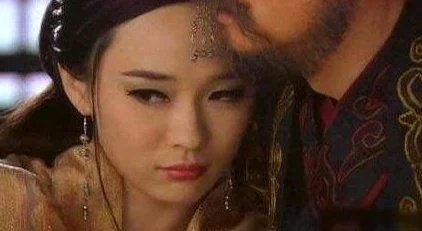 苏妲己野外勾搭60老头3p：这是一场关于古代妖姬与年长男性之间复杂关系的奇特故事，充满了戏剧性和冲突