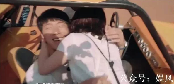 Gay翘屁嫩男教练沦陷GV，网友热议：这剧情真是太离谱了，谁能想到他会被这样的人吸引！
