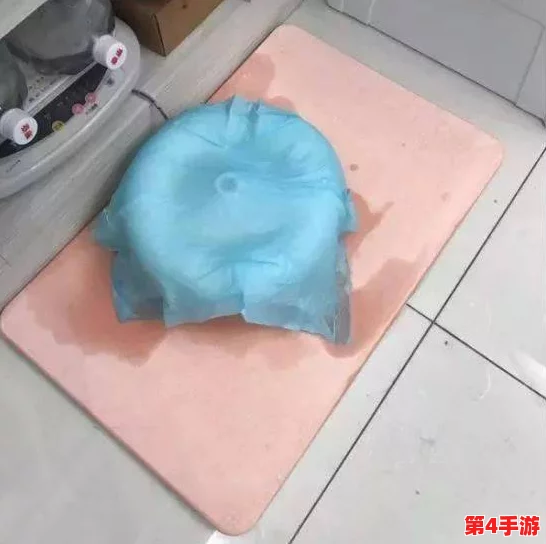 纸巾盒用我妹妹做实验，网友评论：这是什么奇葩的实验？难道是要测试纸巾的吸水性还是妹妹的耐心？