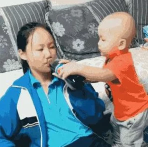 坤坤不小心提到女生怎么办?网友热议:这真是个尴尬的瞬间,大家怎么看? 坤坤不小心提到女生怎么办?网友热议:这真是个尴尬的瞬间,大家怎么看?