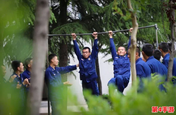 消防员班长双龙消防员，英勇无畏，守护平安