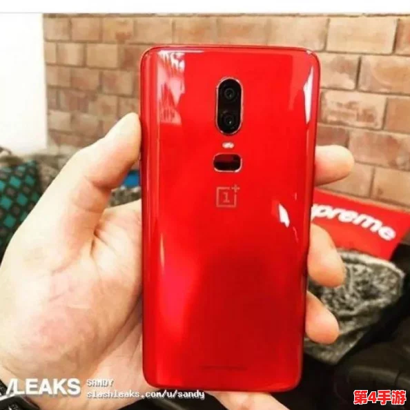 美女露出 让男生玩，警方提醒：注意网络安全，谨防个人信息泄露！