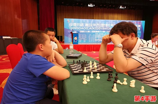 打扑克激烈运动，斗智斗勇如棋逢对手般精彩纷呈