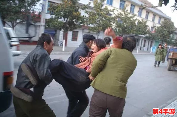 旱厕大屁股村妇偷拍:反映农村生活困境与隐私权的冲突,引发社会对传统习俗的深思 旱厕大屁股村妇偷拍:反映农村生活困境与隐私权的冲突,引发社会对传统习俗的深思