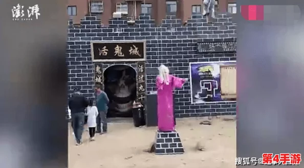 暴躁老外玩Minecraft澎湃，疯狂建造引发网友热议与欢笑，游戏乐趣无限！