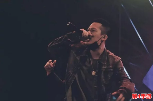 欧洲狂潮Rapper喷水引发热议，现场观众反应热烈，社交媒体上讨论不断！