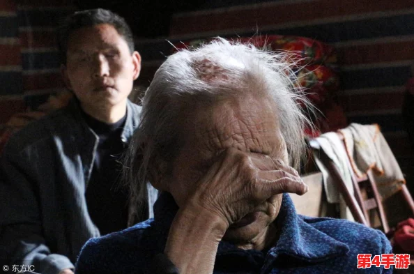老母亲把儿子当丈夫的表现：坚强、无私、爱心满满，展现了伟大的母爱