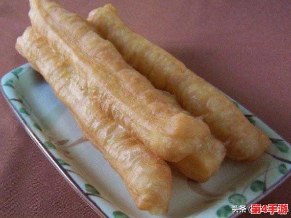 把英语老师按在讲台上抄：课堂趣事背后的教育思考与师生互动新视角