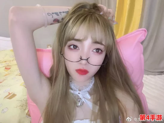 白丝美女被爆 羞羞网站引发热议，网友纷纷讨论背后真相与影响