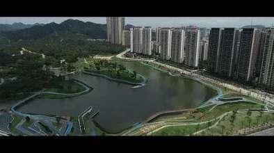 探索城市天际线与海岸线之美：哪个更能触动心灵深处的风景画卷？