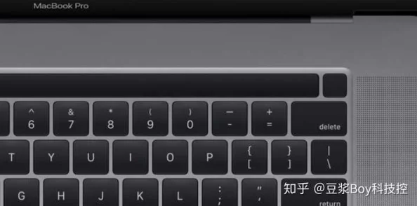 Windows1819岁MacBook Pro，风华正茂，才华横溢，令人赞叹不已