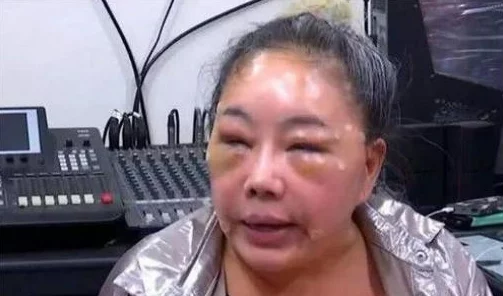 风流老太大BBBBBB：在当代社会中，如何看待老年人的情感生活与自我表达的自由？