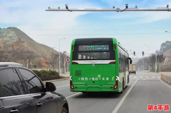 公交车缓慢而有力的C林静:2024年智能交通新趋势与城市出行变革的深度分析 公交车缓慢而有力的C林静:2024年智能交通新趋势与城市出行变革的深度分析