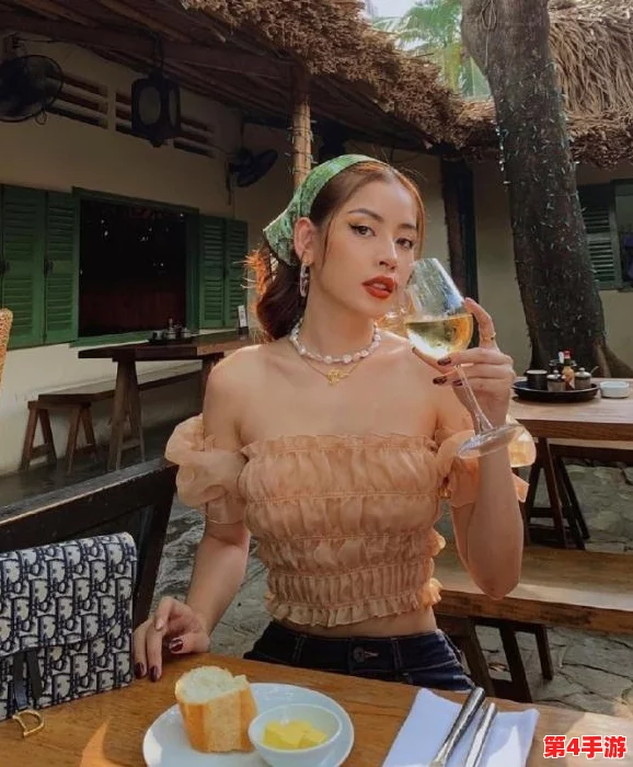 十九岁女孩RAPPER越南：她用音乐表达梦想与挑战，展现年轻一代的独特风采与勇气
