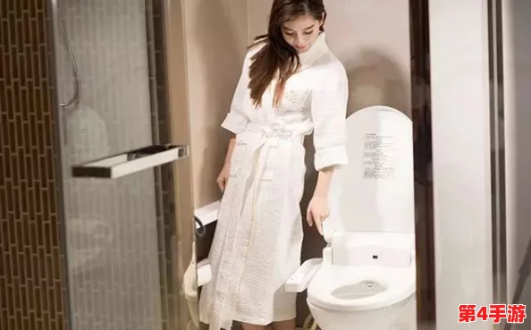 几个美女沟厕小便各种大屁股，丰腴如玉、娇艳欲滴