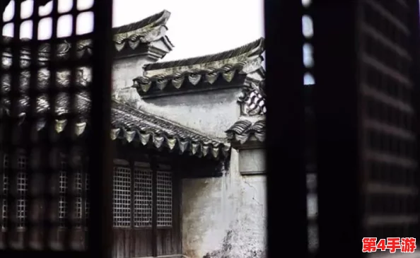 花楼女子檀木板下翘红痕，揭示了古代风俗与女性命运交织的悲剧故事，引发社会对传统文化的深思与反思