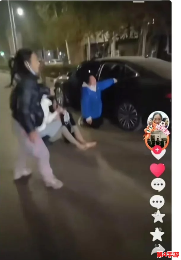 女人扒开跪着打屁股，现场目击者称场面十分震撼，引发网友热议与讨论，背后原因令人深思
