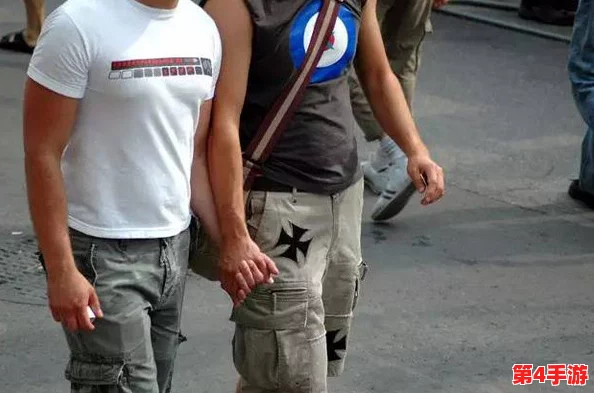公园勾搭农民工Gay：一场意外的邂逅，揭示了城市与乡村之间的情感交织与社会认同挑战