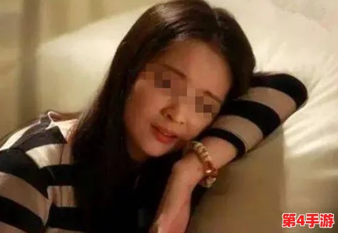 掀开奶罩边躁狠狠躁三p，暗合“饮水思源、不忘初心”