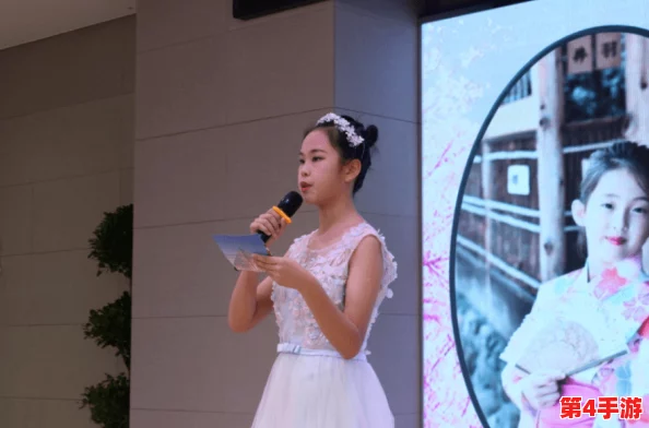 白婧白雪的快乐：在冬日阳光下，姐妹俩共享温暖时光与欢声笑语，感受生活中的点滴幸福与美好
