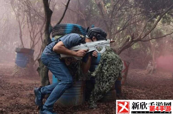 55岁真人实战cs：勇者归来，挑战极限，带你体验不一样的战斗乐趣！