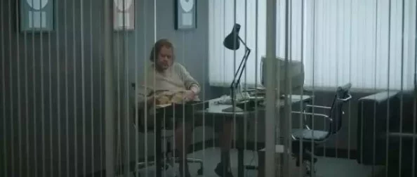 A级黄色电影：揭示成人影片背后的文化现象与社会影响，探讨其对观众心理的深远影响及行业发展趋势