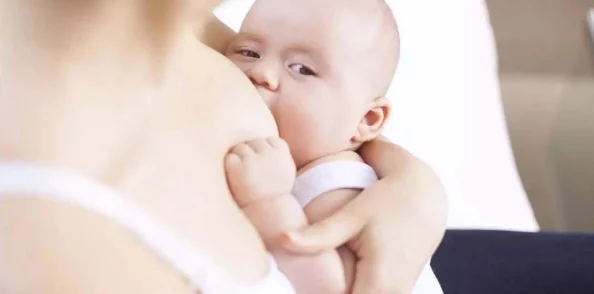 一边下奶一次敷面膜电视，轻松享受美丽与母乳双丰收的幸福时光