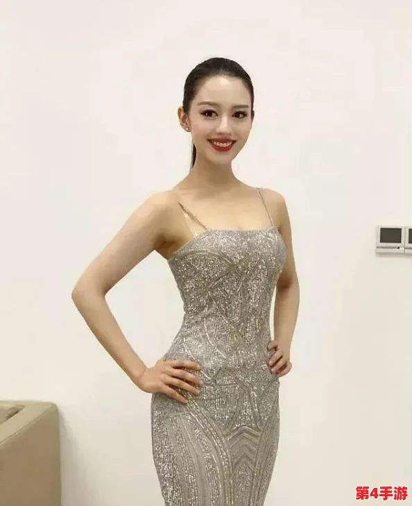 公交车掀开奶罩边躁狠狠躁软件，网友爆料称该软件涉及明星隐私被曝光