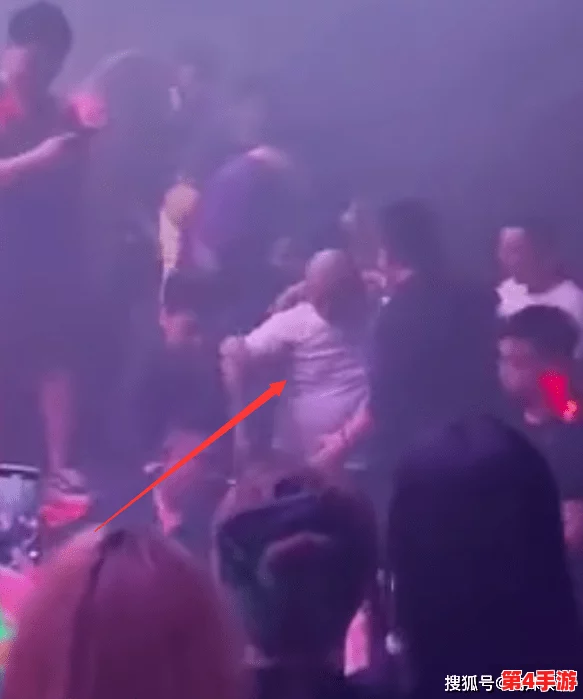 拔萝卜双人小游戏：网红明星与知名主持人现场PK，背后原因曝光！