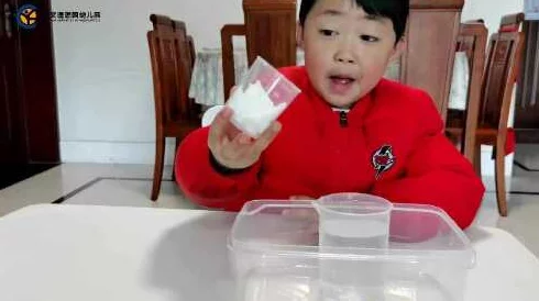 纸巾盒我拿我的妹妹做实验3.0：观察不同条件下纸巾吸水能力的变化与效果分析