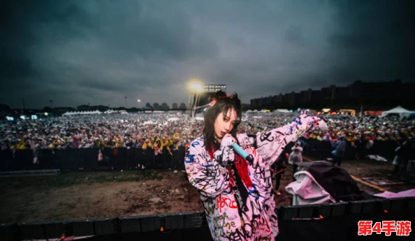 越南美籍女rapper引发热议，网友纷纷表示她的音乐风格独特，歌词深刻，期待更多作品展现多元文化魅力